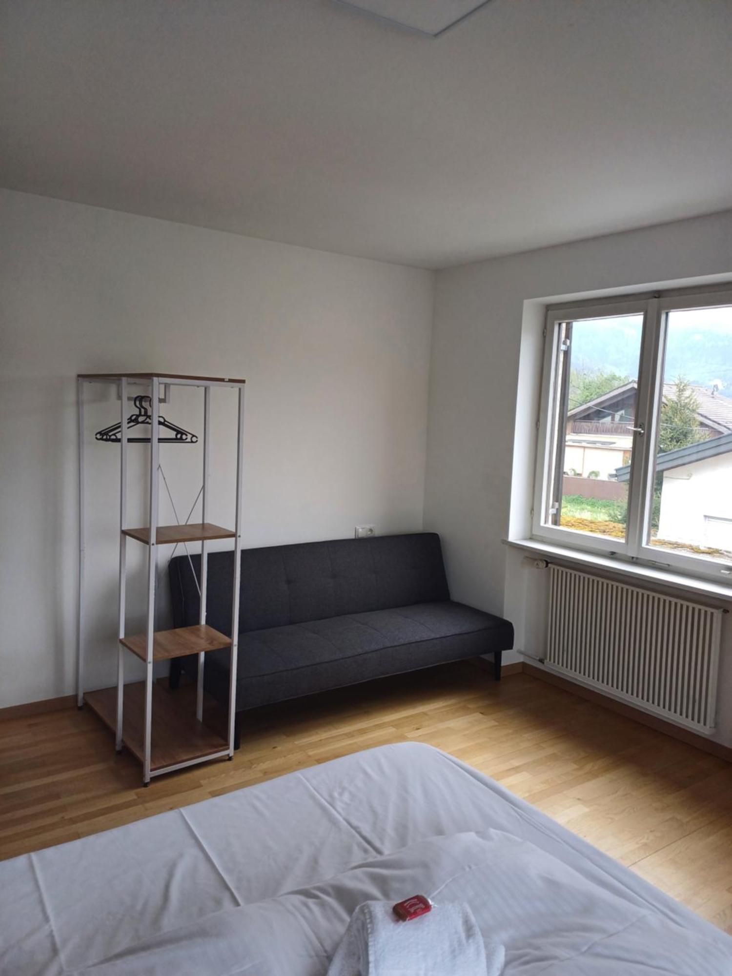Crown Living Design Apartment - 2 Schlafzimmer - Kueche - Gratis Parkplatz - Abstellraum Fuer Fahrraeder/Ski Mader Exterior photo